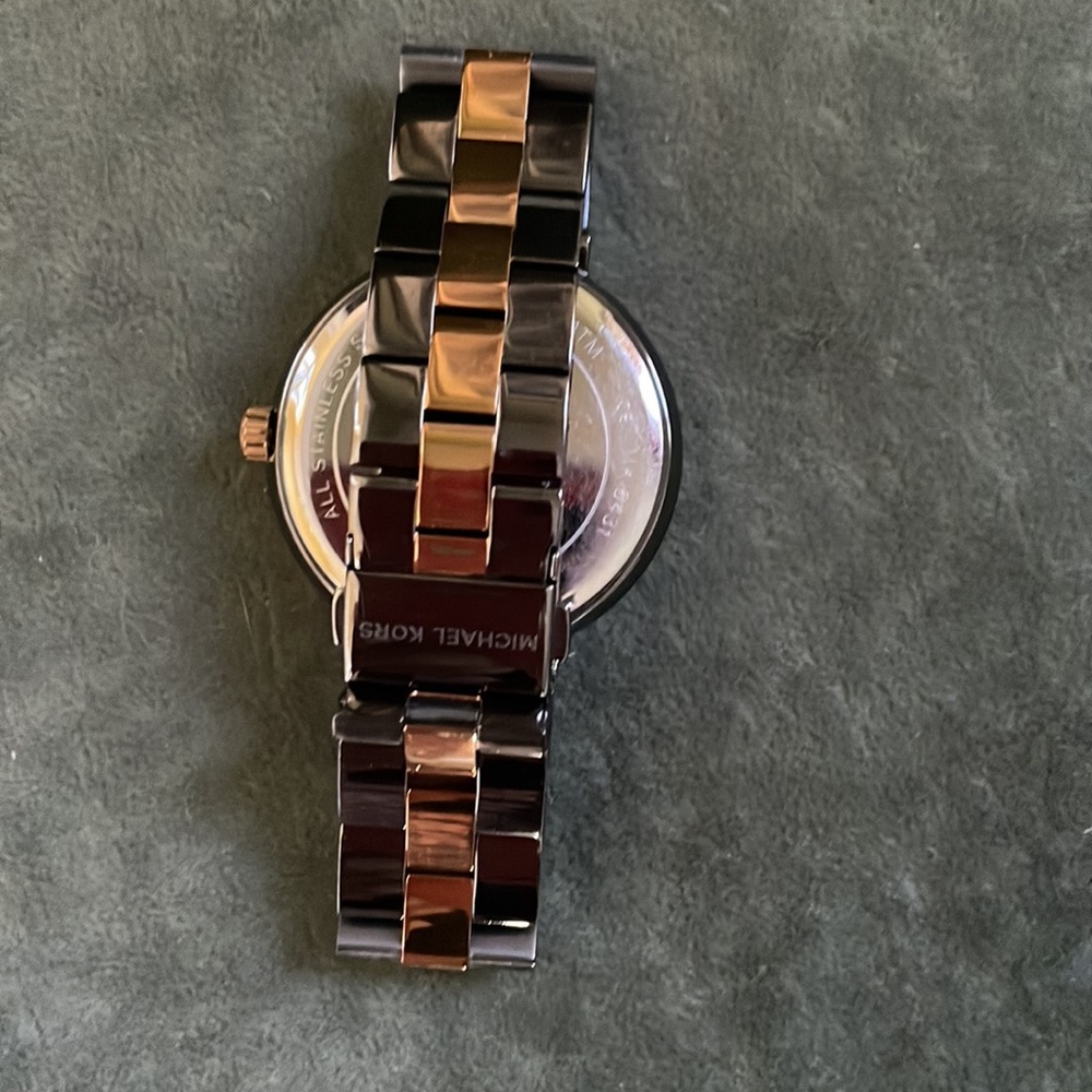 Michael Kors 2 tone rose gold watch with box - Picture 4 of 6